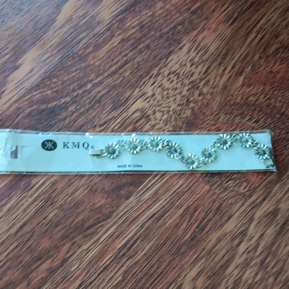 Daisy‎ bracelet